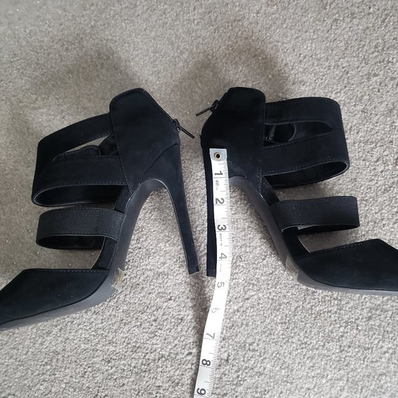 SEXY BLACK HEELS - Picture 4 of 12